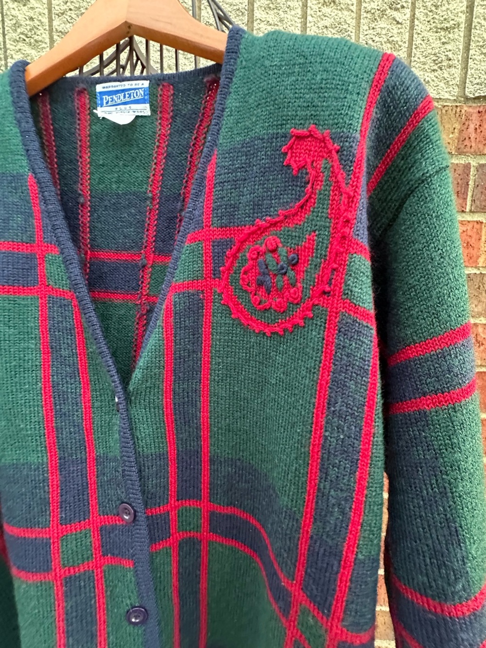 Vintage Pendleton Plaid Virgin Wool Cardigan Holidays Cornucopia Embroidery - Picture 4 of 14